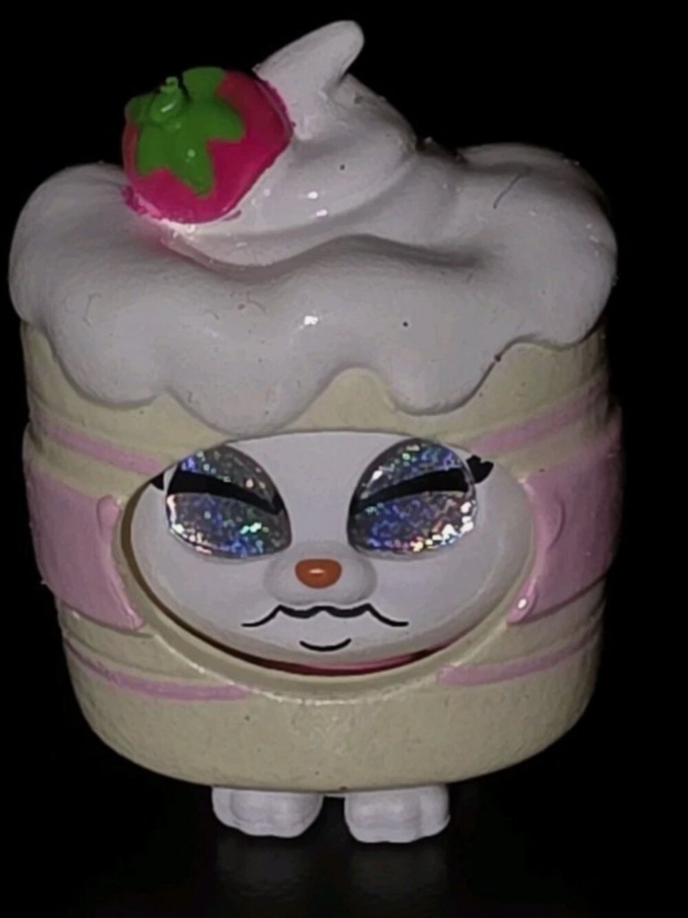 RARE Costume Foodies Marie Strawberry Cake Disney Doorables